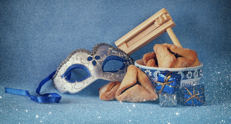Purim Celebrations Mix Joy With Purpose as Pasadena Chabad Continues Fire Relief Efforts