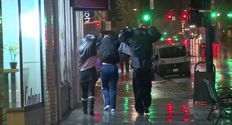 Rain Falling in Pasadena and Altadena as Storm Arrives