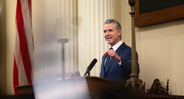 Newsom Touts His Successes, Swipes at Trump in Final State of the State Speech