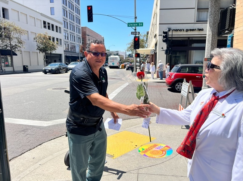 Pasadena Tournament of Roses Celebrates National Red Rose Day ...
